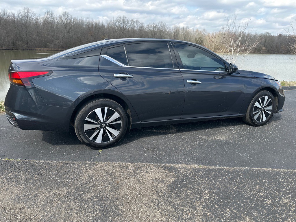 2019 Nissan Altima Image 42