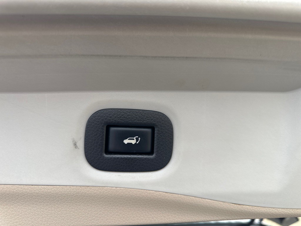 2015 Nissan Rogue Image 28