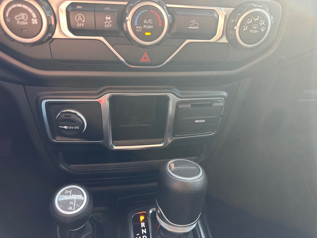 2021 Jeep Gladiator Image 15