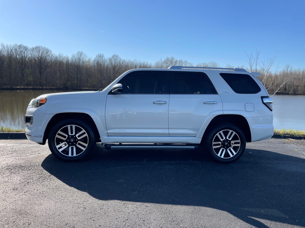 2019 Toyota 4Runner Image 4