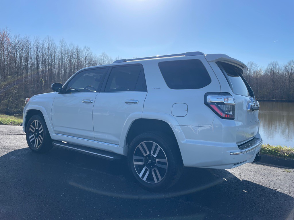 2019 Toyota 4Runner Image 7