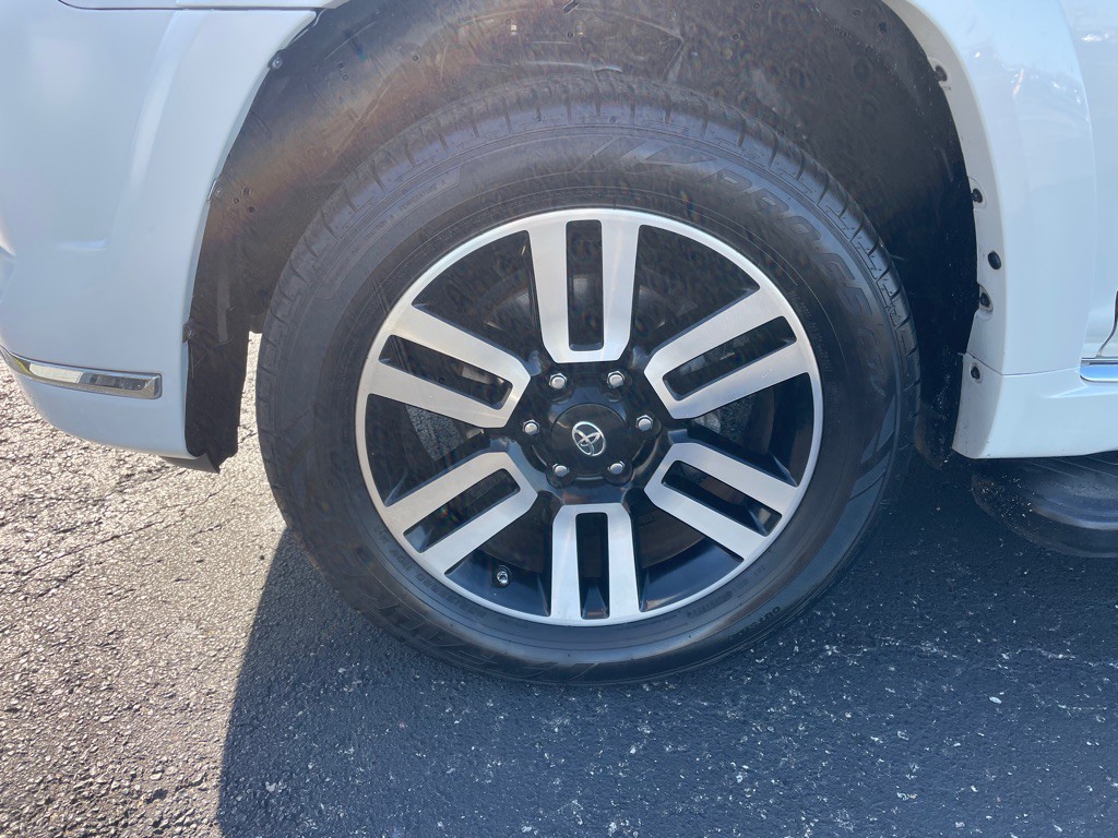 2019 Toyota 4Runner Image 10