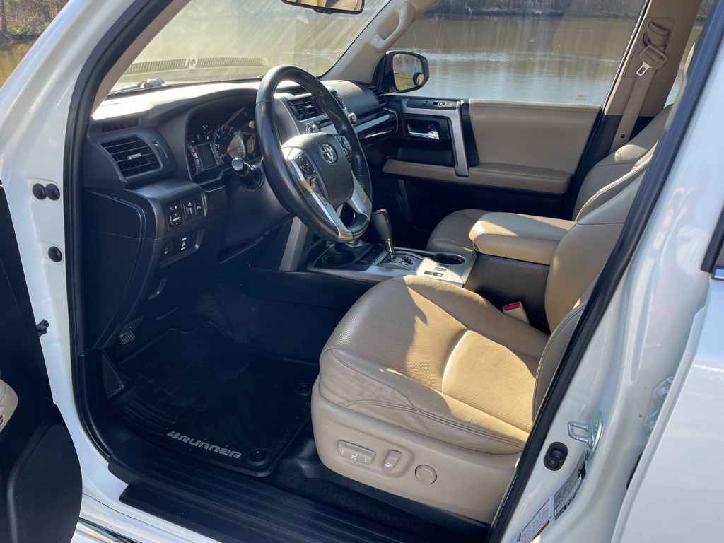 2019 Toyota 4Runner Image 12