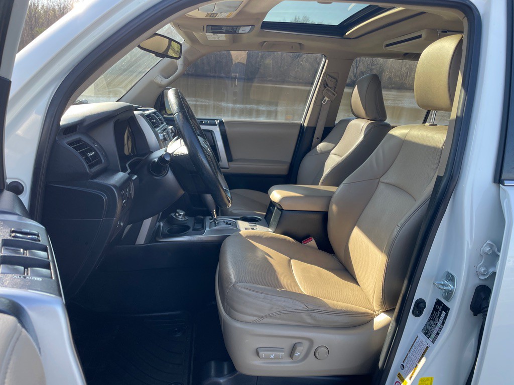 2019 Toyota 4Runner Image 13