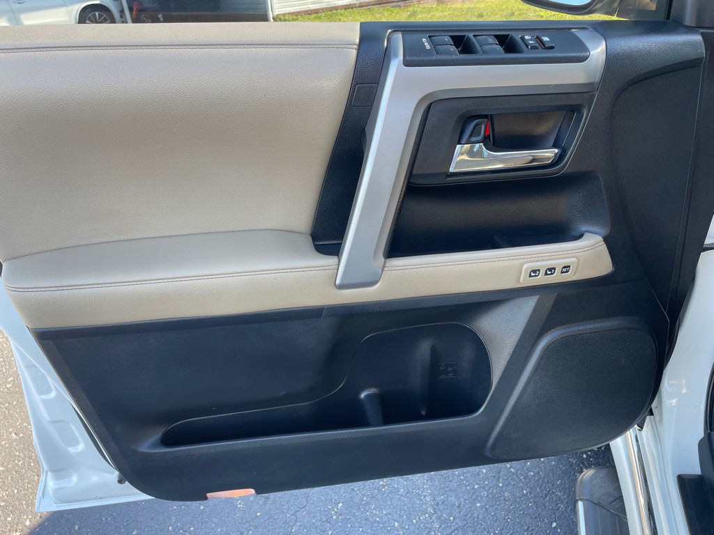 2019 Toyota 4Runner Image 25