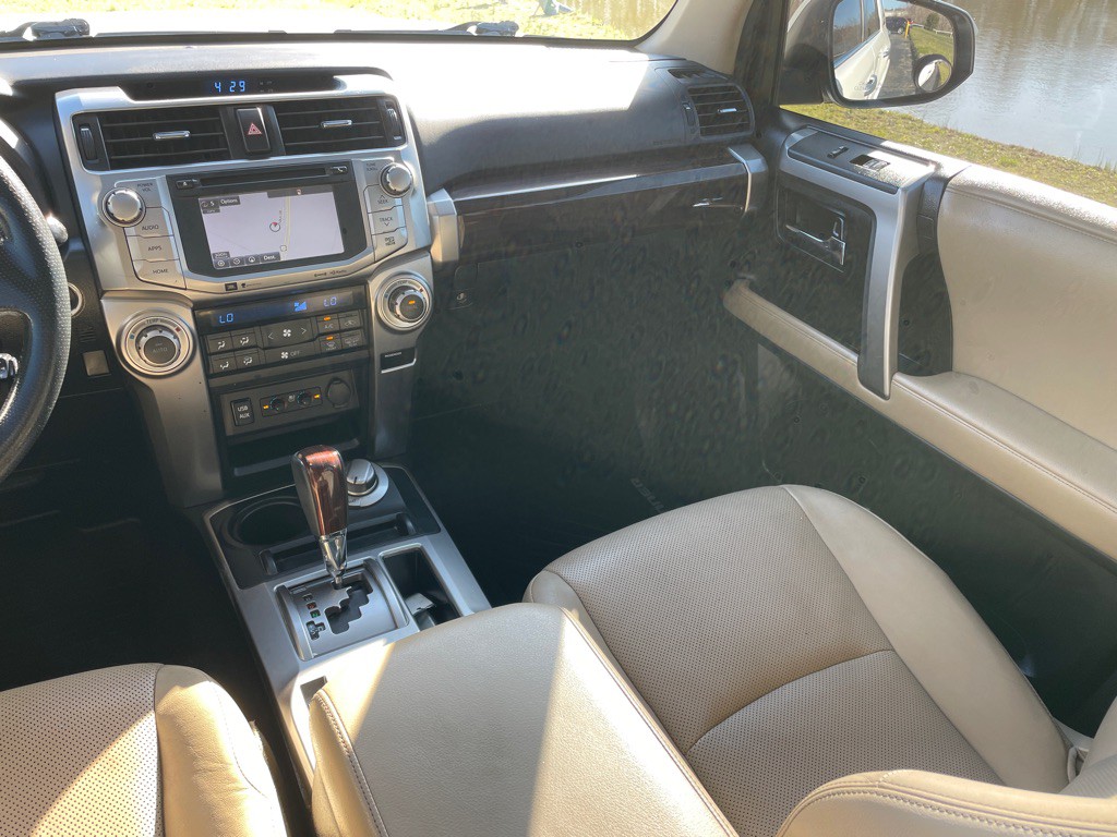 2019 Toyota 4Runner Image 34