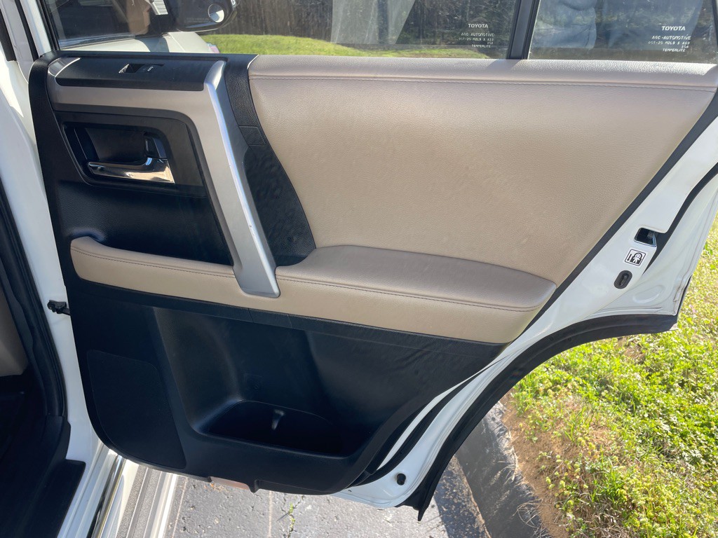 2019 Toyota 4Runner Image 38