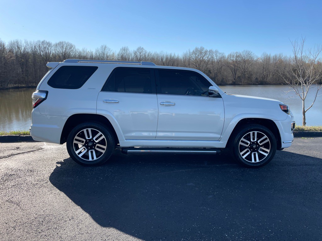 2019 Toyota 4Runner Image 45