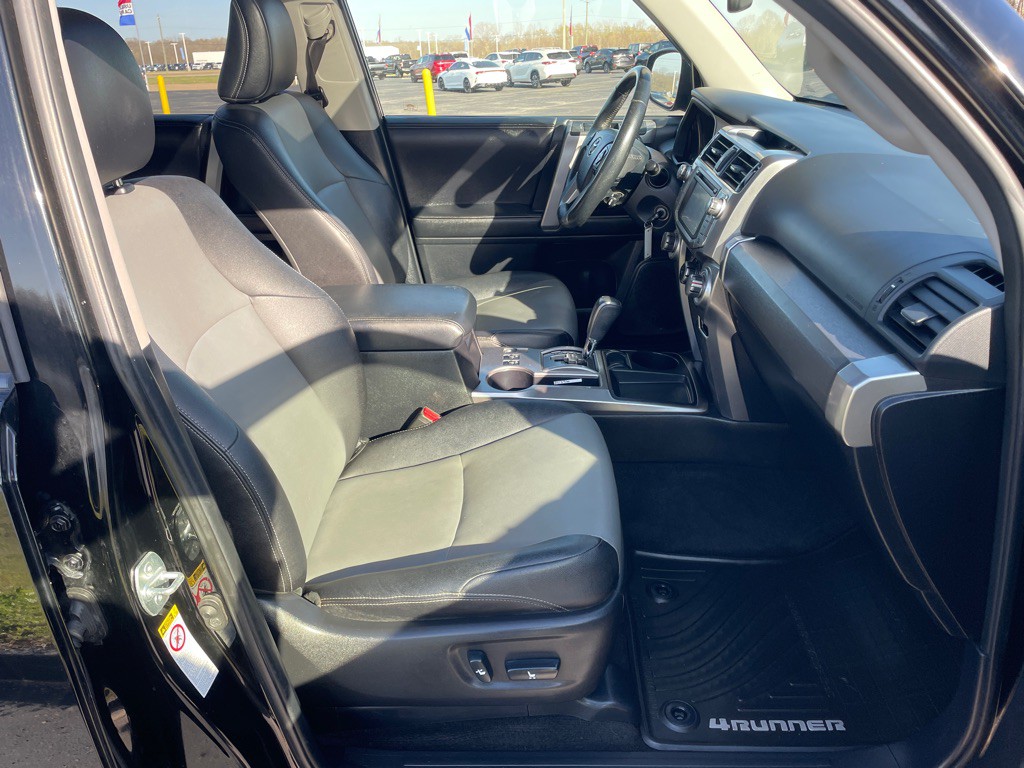 2014 Toyota 4Runner Image 24