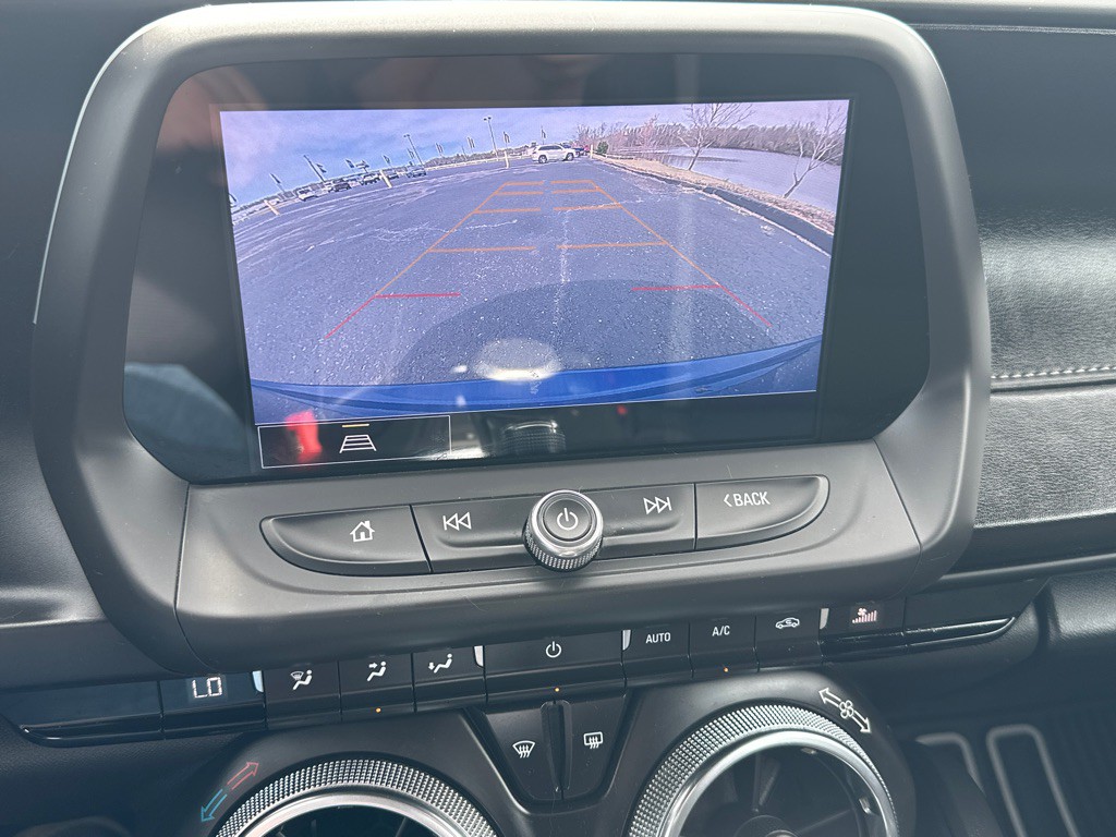 2021 Chevrolet Camaro Image 13