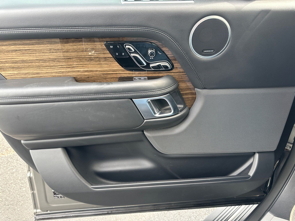 2018 Land Rover Range Rover Image 17