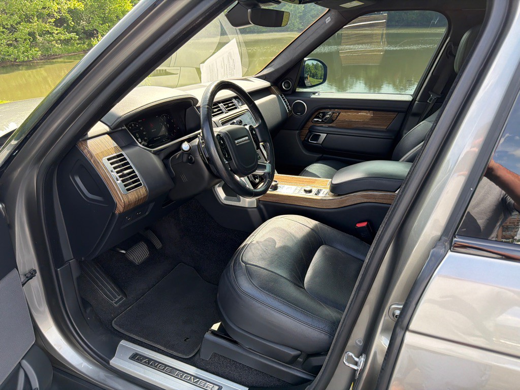 2018 Land Rover Range Rover Image 10
