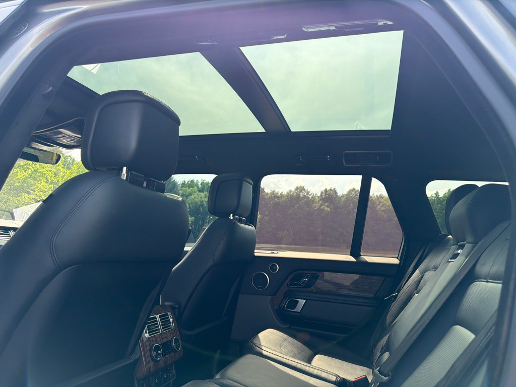 2018 Land Rover Range Rover Image 27