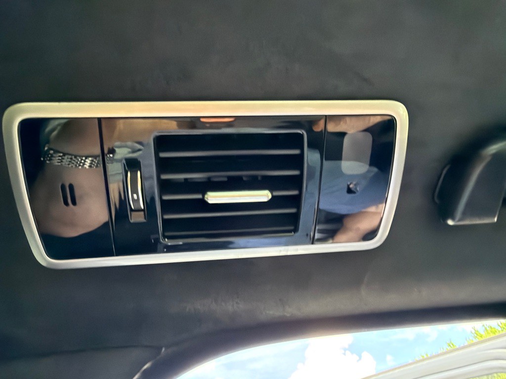 2018 Land Rover Range Rover Image 32