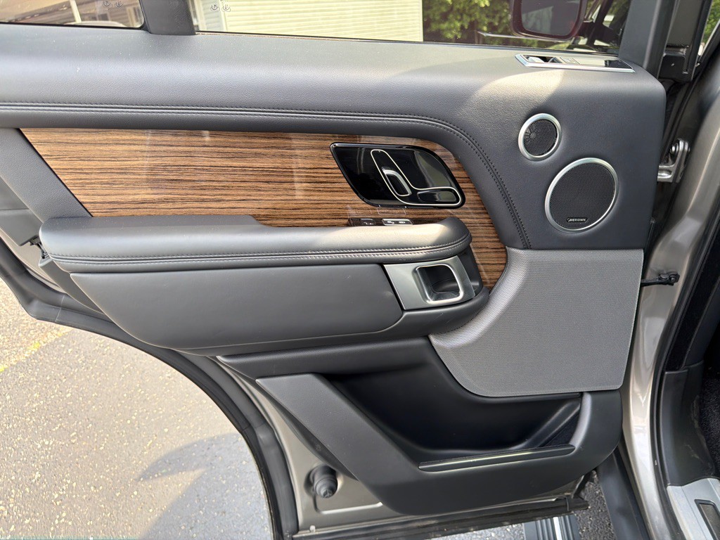 2018 Land Rover Range Rover Image 33