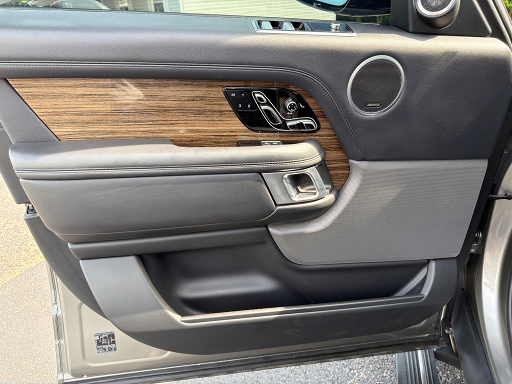 2018 Land Rover Range Rover Image 34