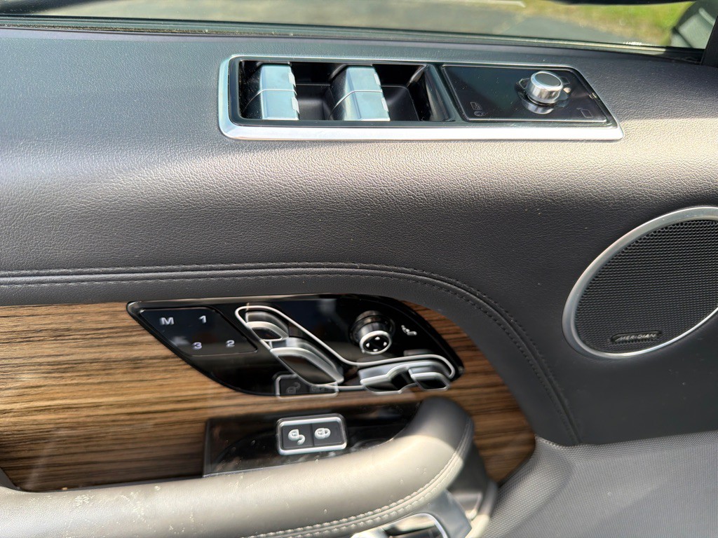 2018 Land Rover Range Rover Image 35
