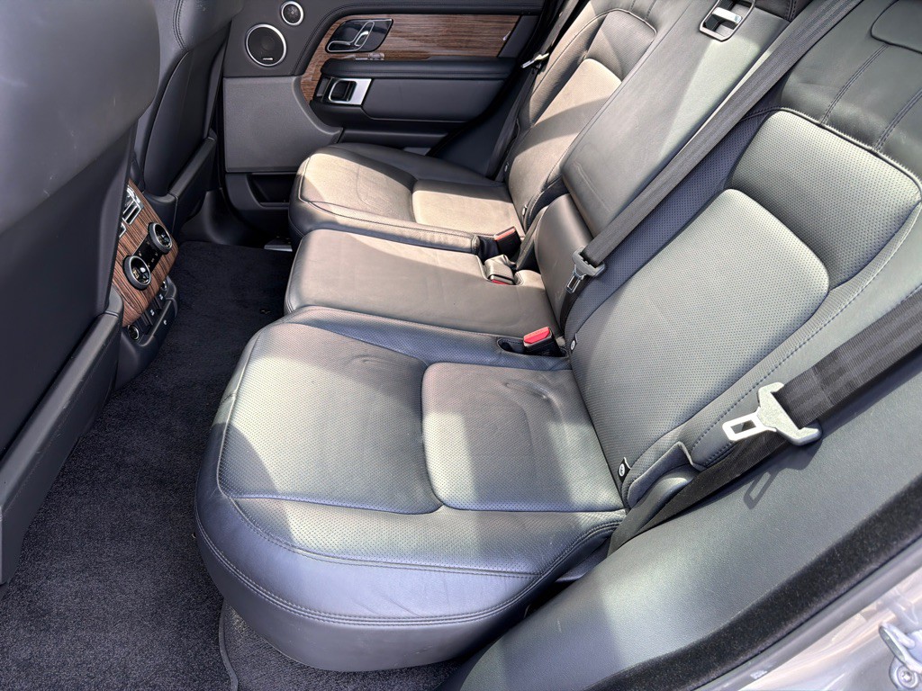 2018 Land Rover Range Rover Image 37
