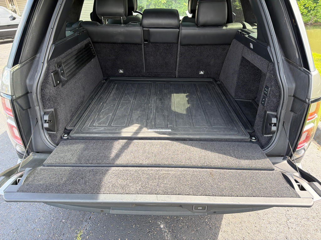 2018 Land Rover Range Rover Image 40