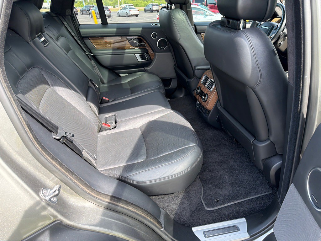 2018 Land Rover Range Rover Image 45