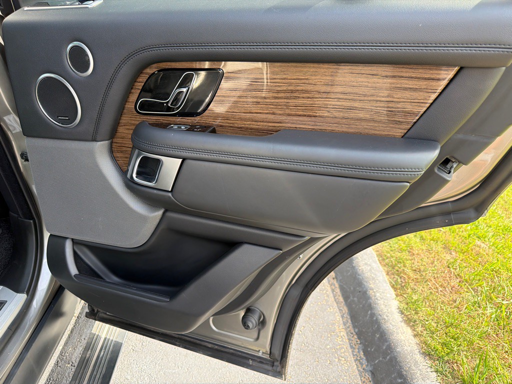 2018 Land Rover Range Rover Image 46