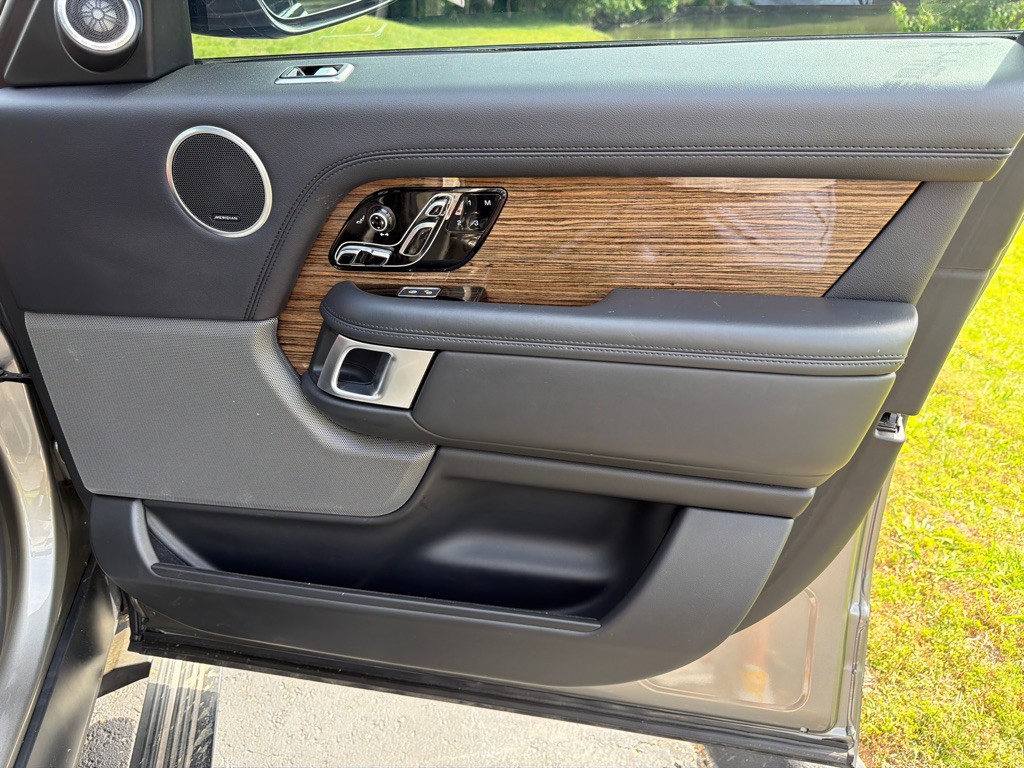 2018 Land Rover Range Rover Image 50