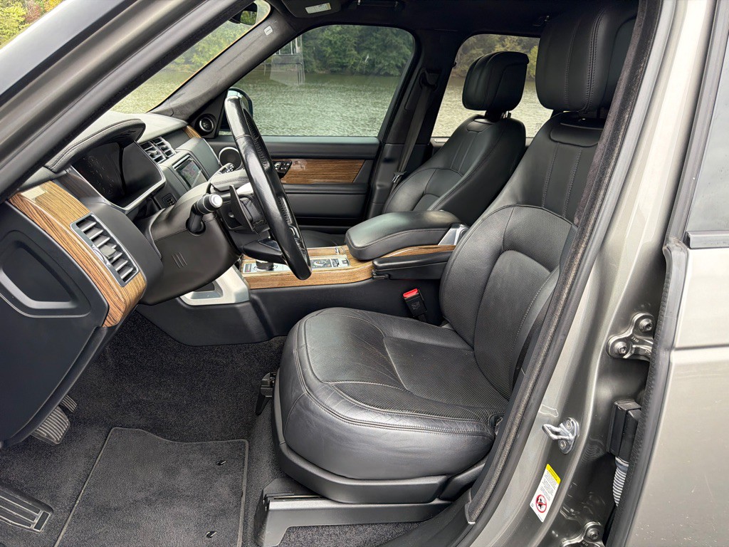 2018 Land Rover Range Rover Image 11