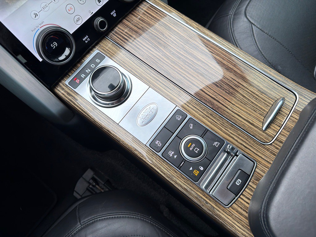 2018 Land Rover Range Rover Image 16