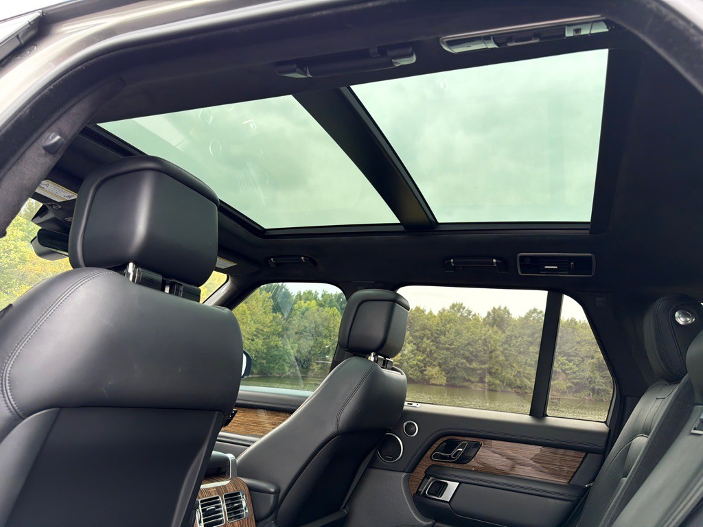 2018 Land Rover Range Rover Image 27