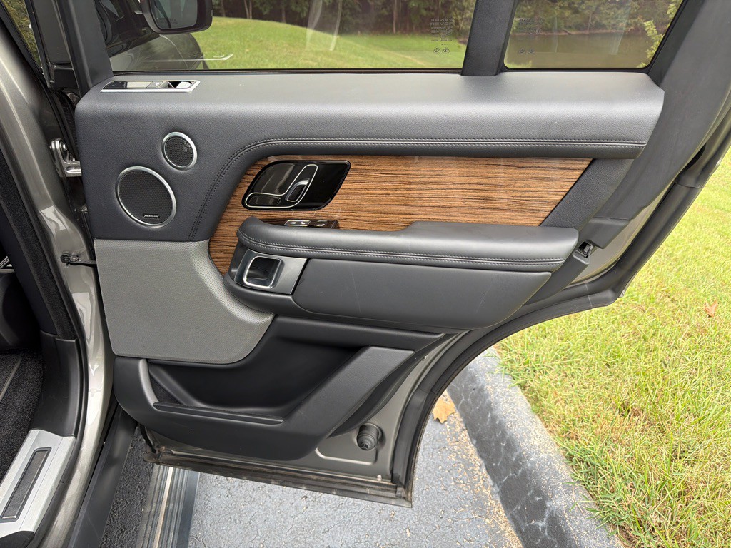 2018 Land Rover Range Rover Image 34