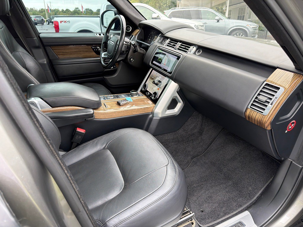 2018 Land Rover Range Rover Image 37
