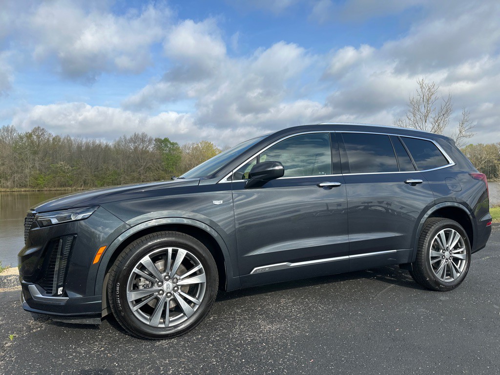 2021 Cadillac XT6 Image 2