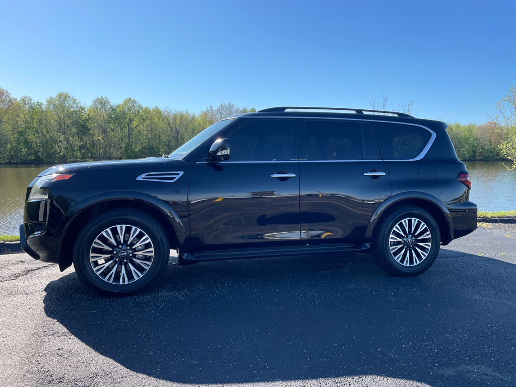 2021 Nissan Armada Image 3