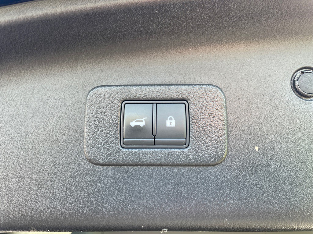 2021 Nissan Armada Image 32