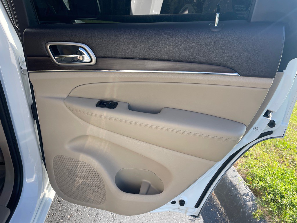 2015 Jeep Grand Cherokee Image 29