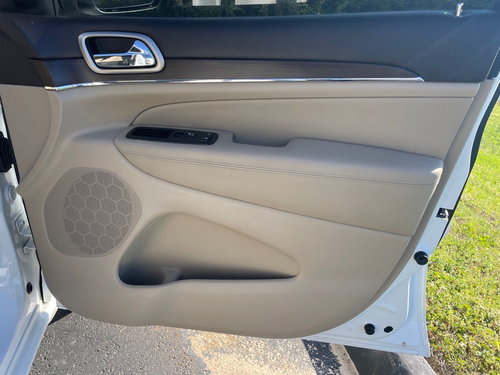 2015 Jeep Grand Cherokee Image 33