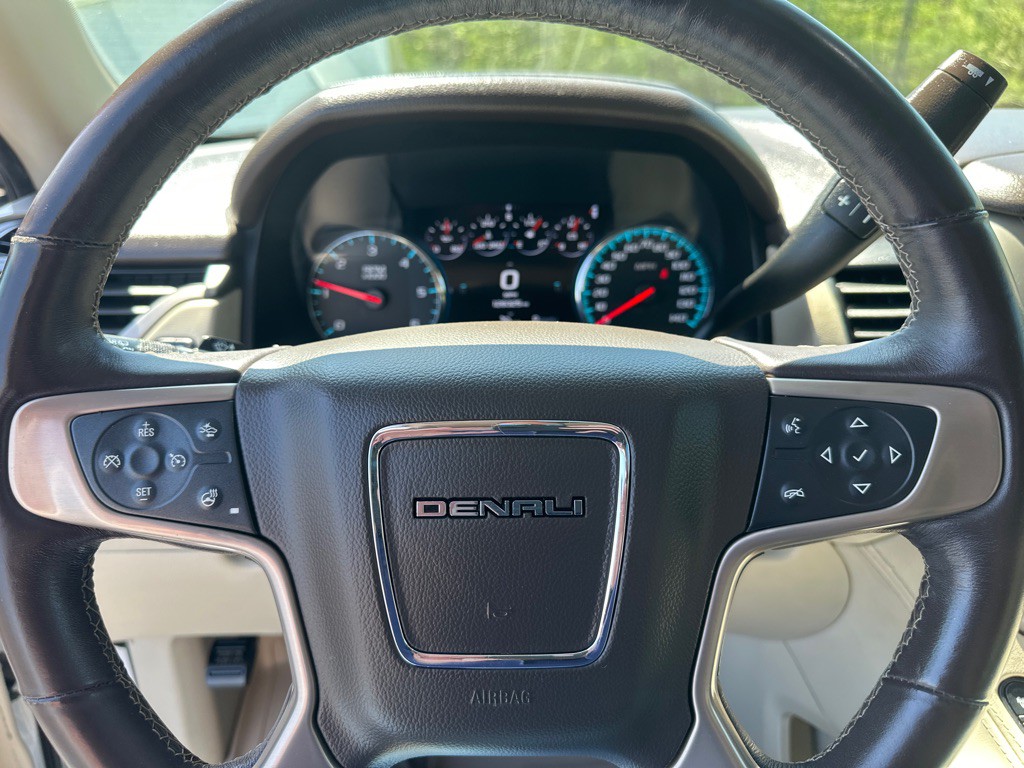 2017 GMC Yukon Image 11