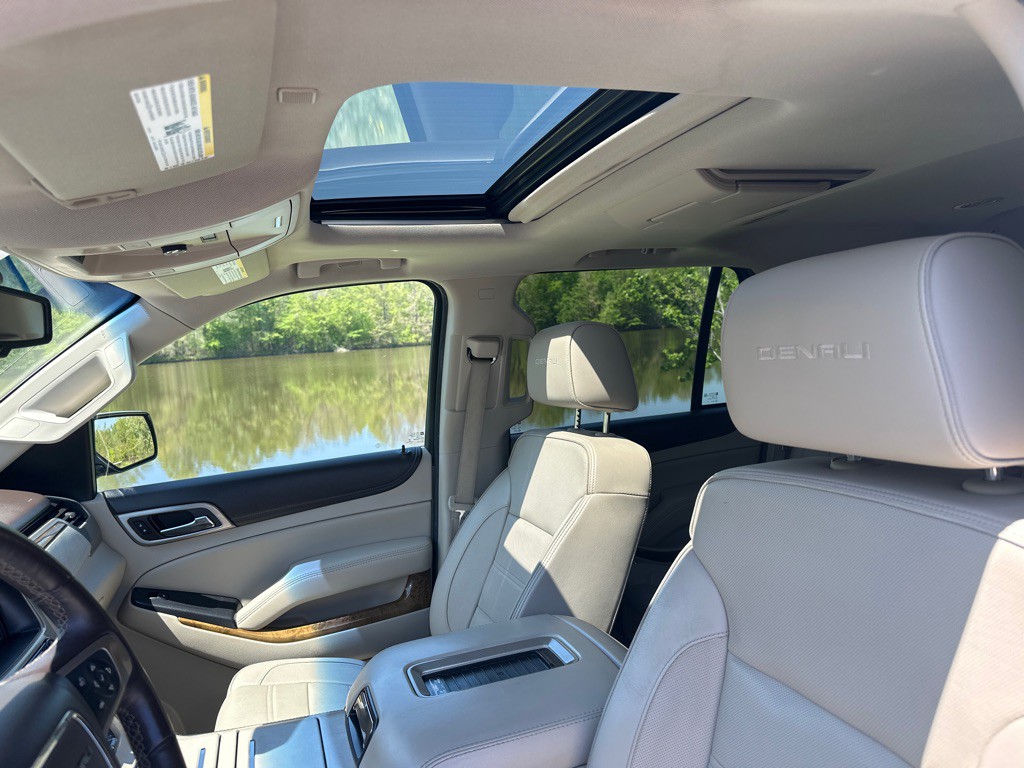 2017 GMC Yukon Image 19