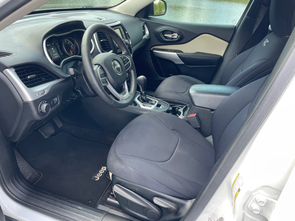 2017 Jeep Cherokee Image 9