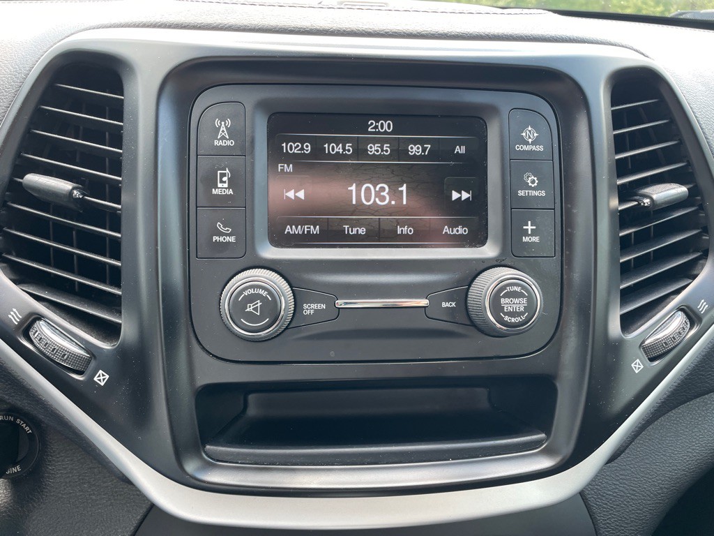 2017 Jeep Cherokee Image 13