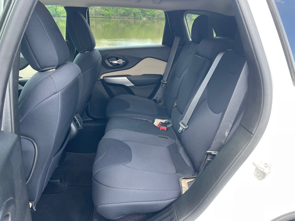 2017 Jeep Cherokee Image 20