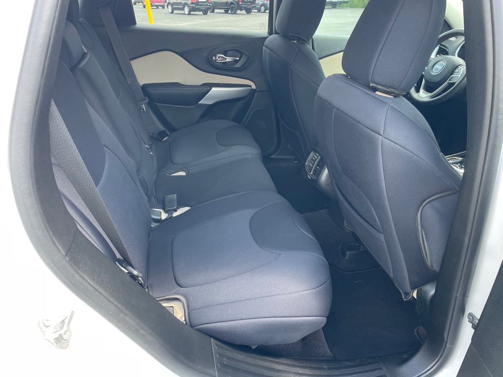 2017 Jeep Cherokee Image 23