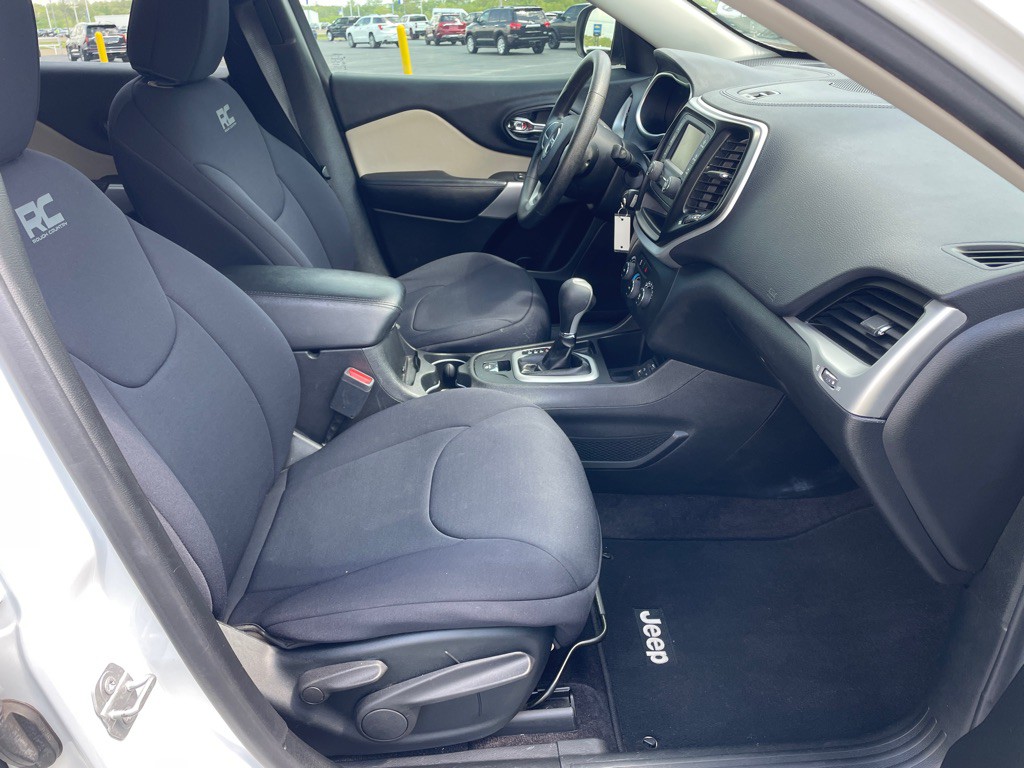 2017 Jeep Cherokee Image 25