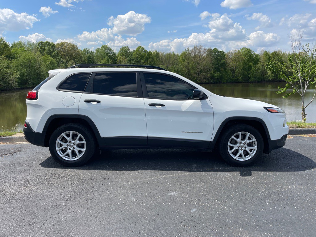 2017 Jeep Cherokee Image 30