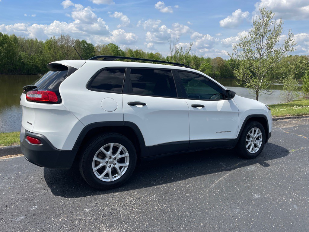 2017 Jeep Cherokee Image 31