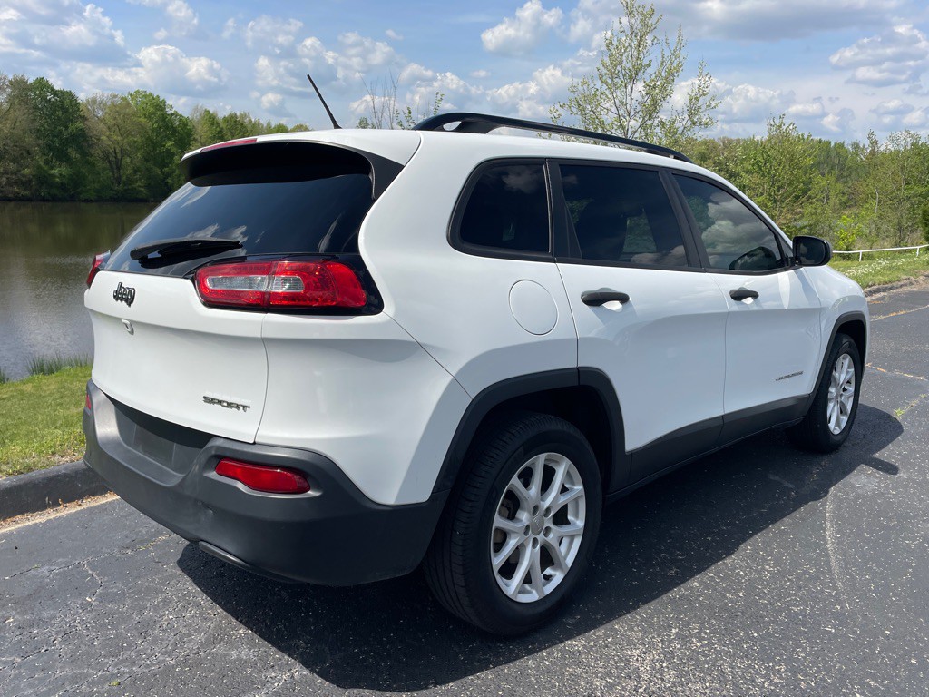 2017 Jeep Cherokee Image 32
