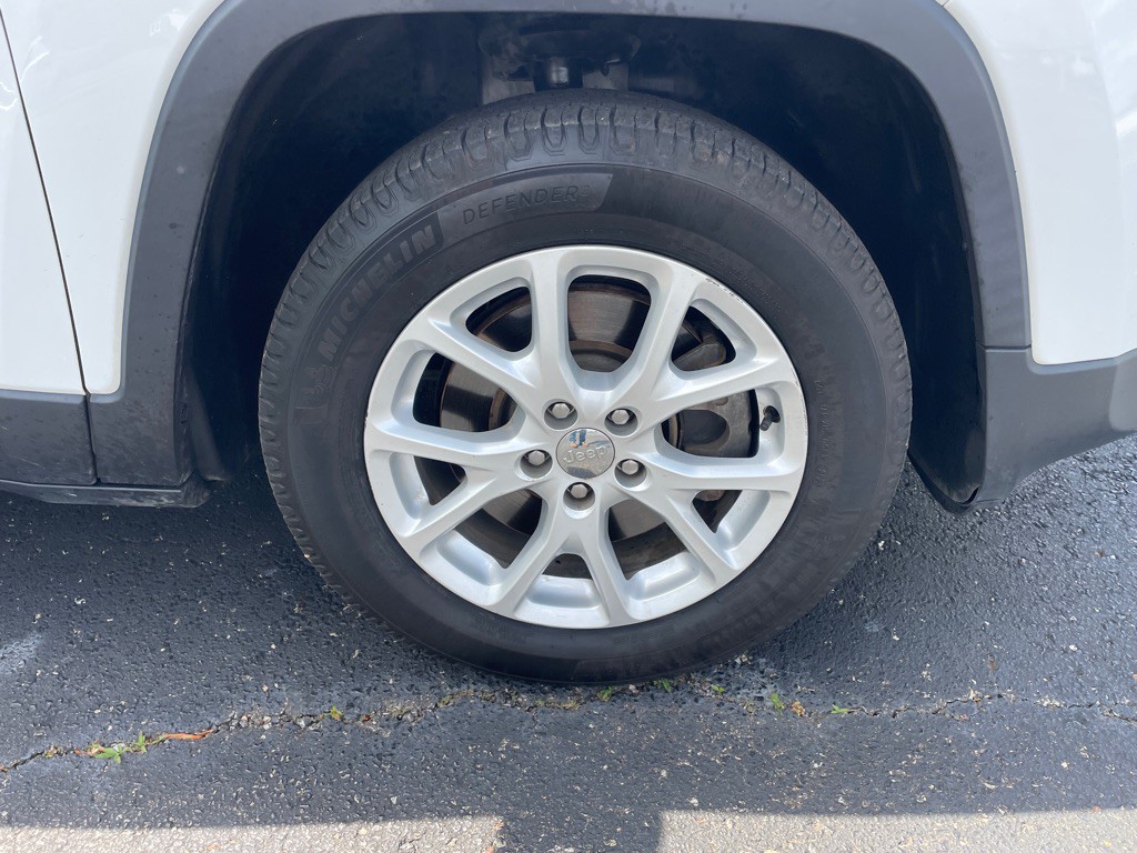 2017 Jeep Cherokee Image 36