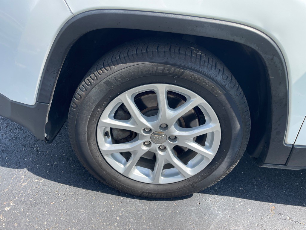 2017 Jeep Cherokee Image 37