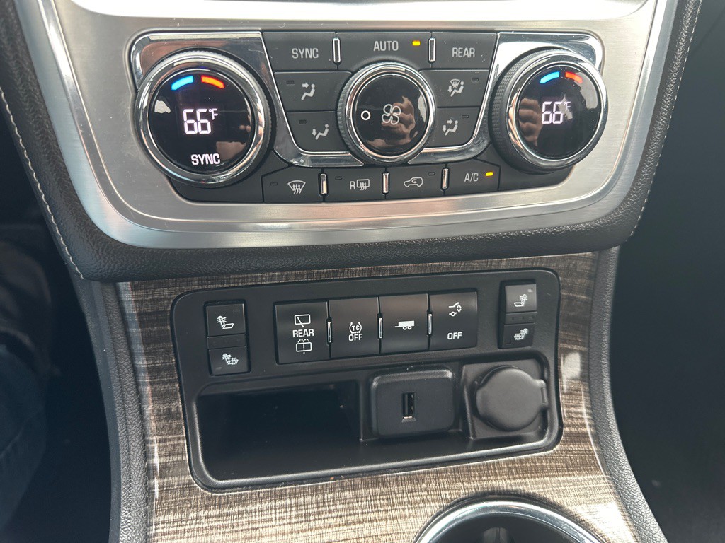 2015 GMC Acadia Image 15