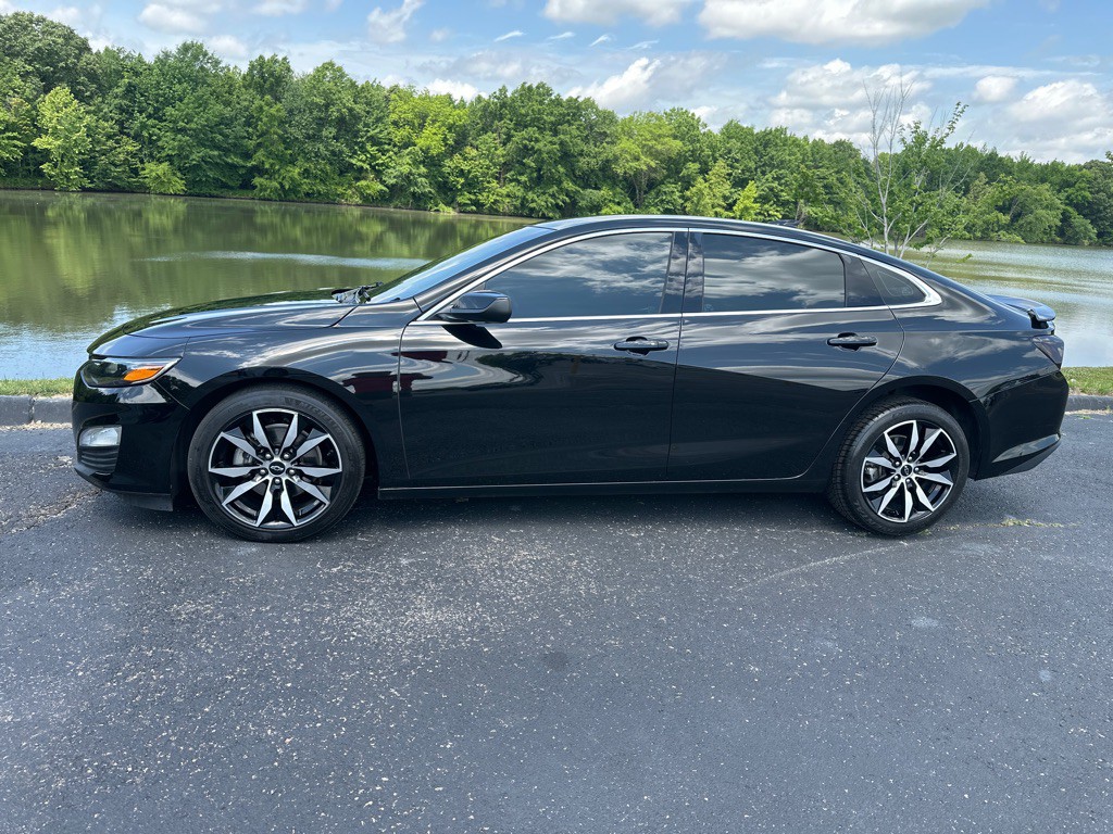 2022 Chevrolet Malibu Image 3